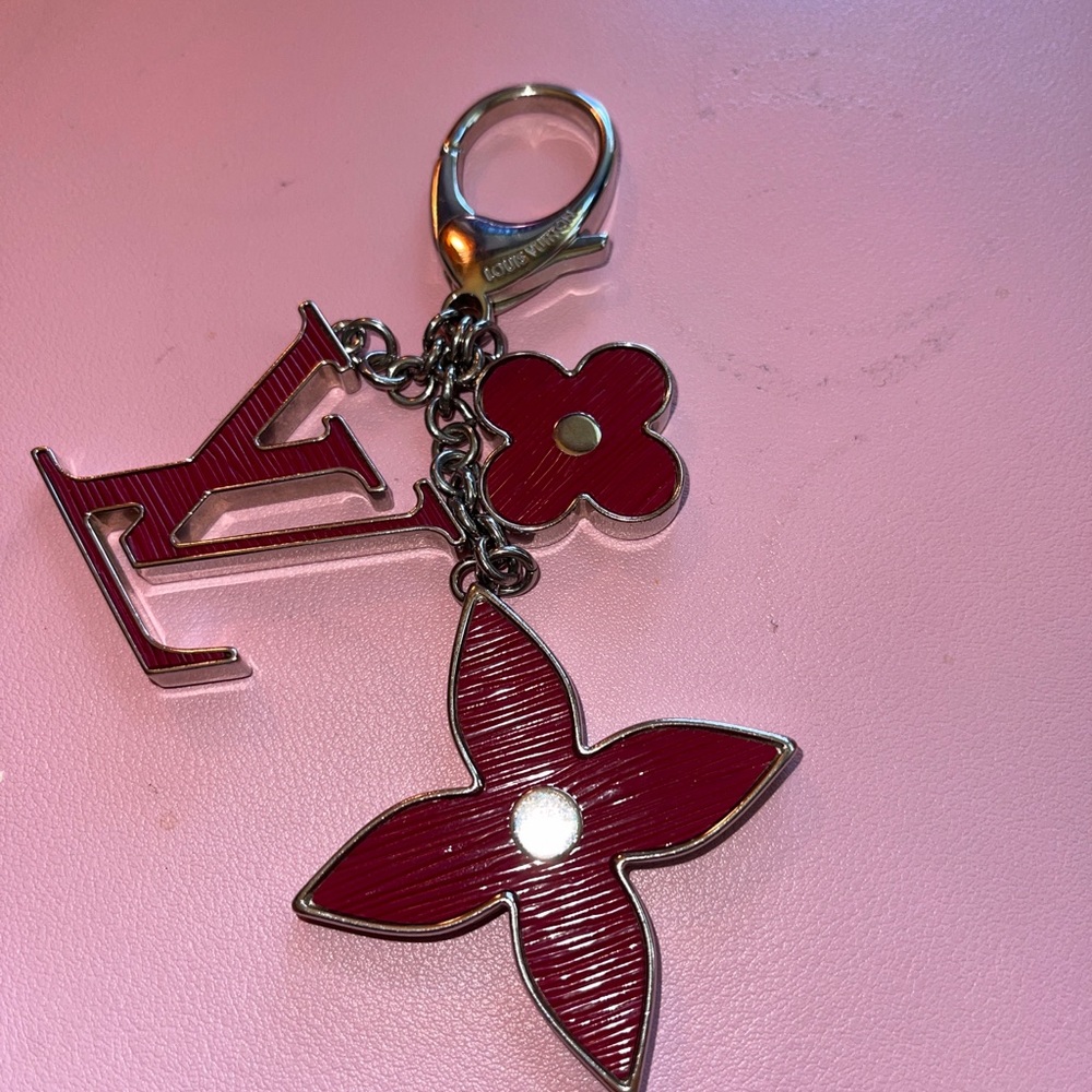 Louis Vuitton Monogram Flower LV Logo Pink Silver Bag Charm Keychain